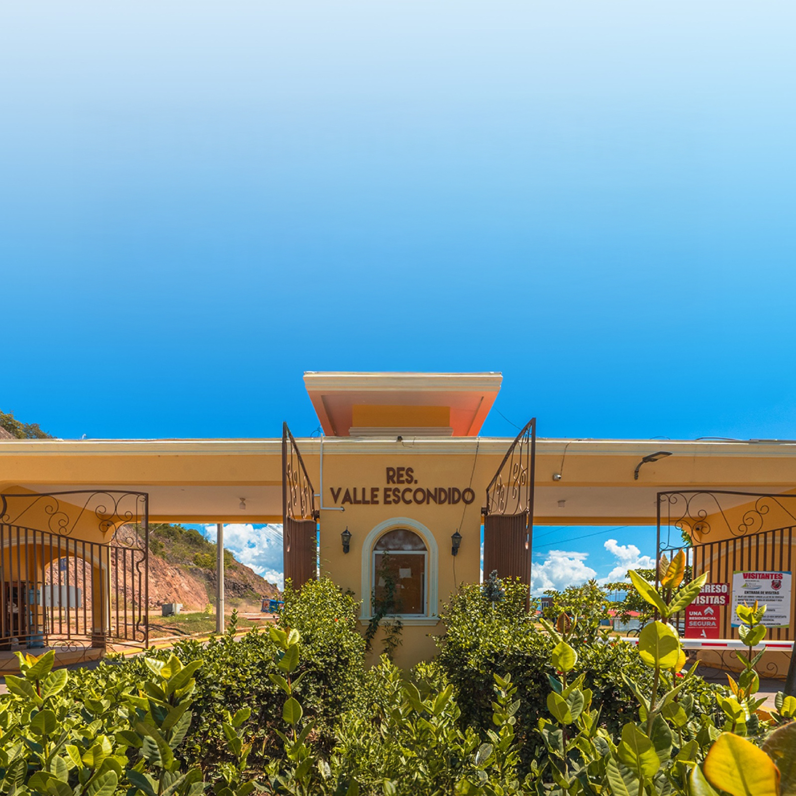 Entrada de Residencial Valle Escondido
